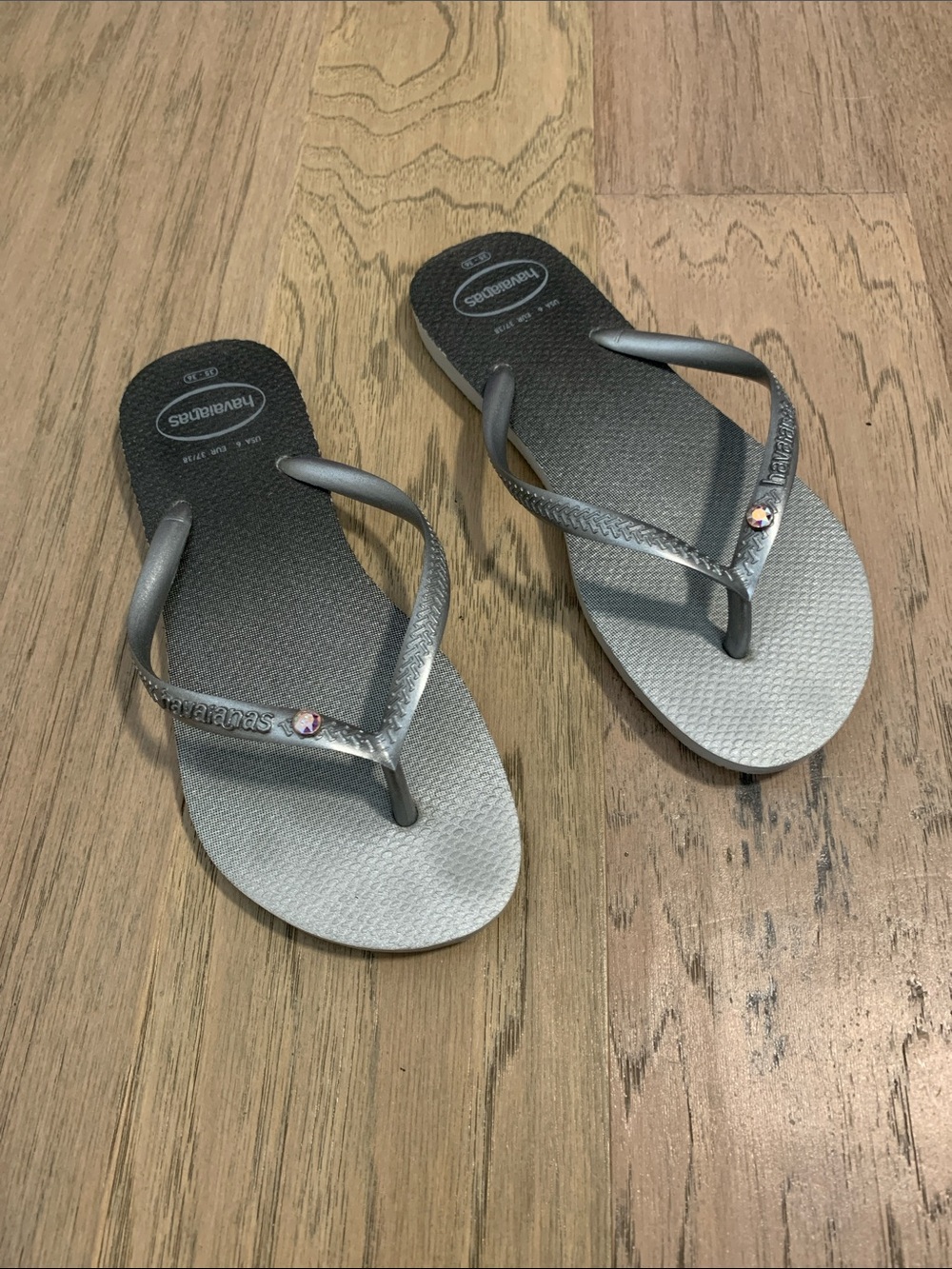 Havaianas Women's Silver to Black Ombre Slim Flip Flops Size 6
